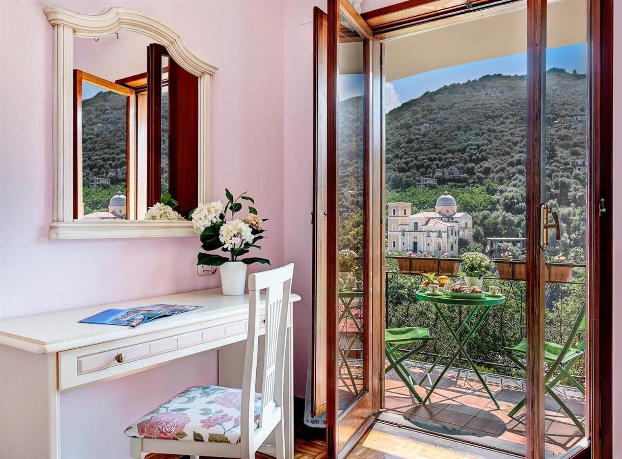 Villa Dei Fiori - Exclusive Villa With Garden In Sorrento Coast ヴィーコ・エクエンセ エクステリア 写真