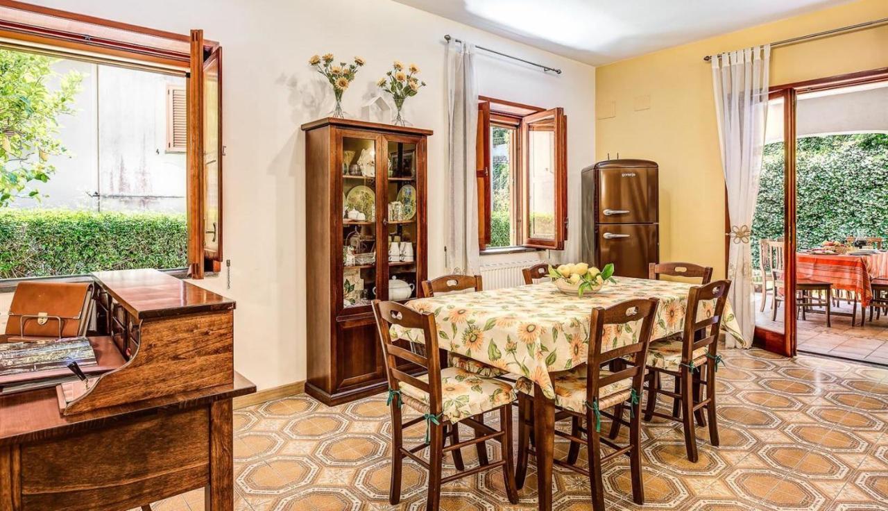 Villa Dei Fiori - Exclusive Villa With Garden In Sorrento Coast ヴィーコ・エクエンセ エクステリア 写真